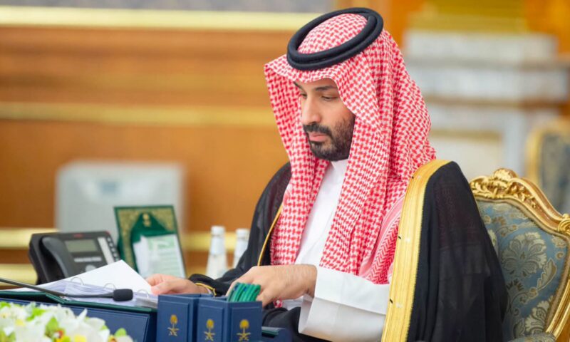كشف أجواء مكالمة مع محمد بن سلمان بتدوينة رئيس وزراء باكستان بعد توقيع الاتفاق الإيراني الأمريكي