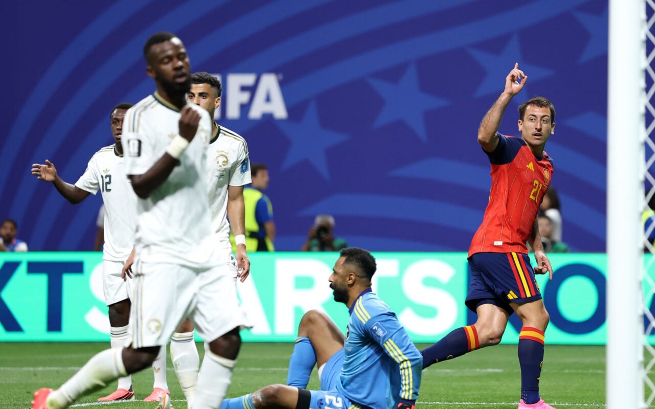 أمير سعودي عن خسارة منتخب بلاده أمام إسبانيا برباعية: حدث ما هو منطقي
