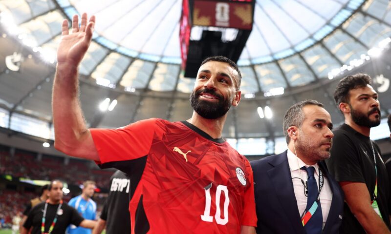 محمد صلاح يعلق على أول فوز تحققه مصر في كأس العالم.. هذا ما قاله