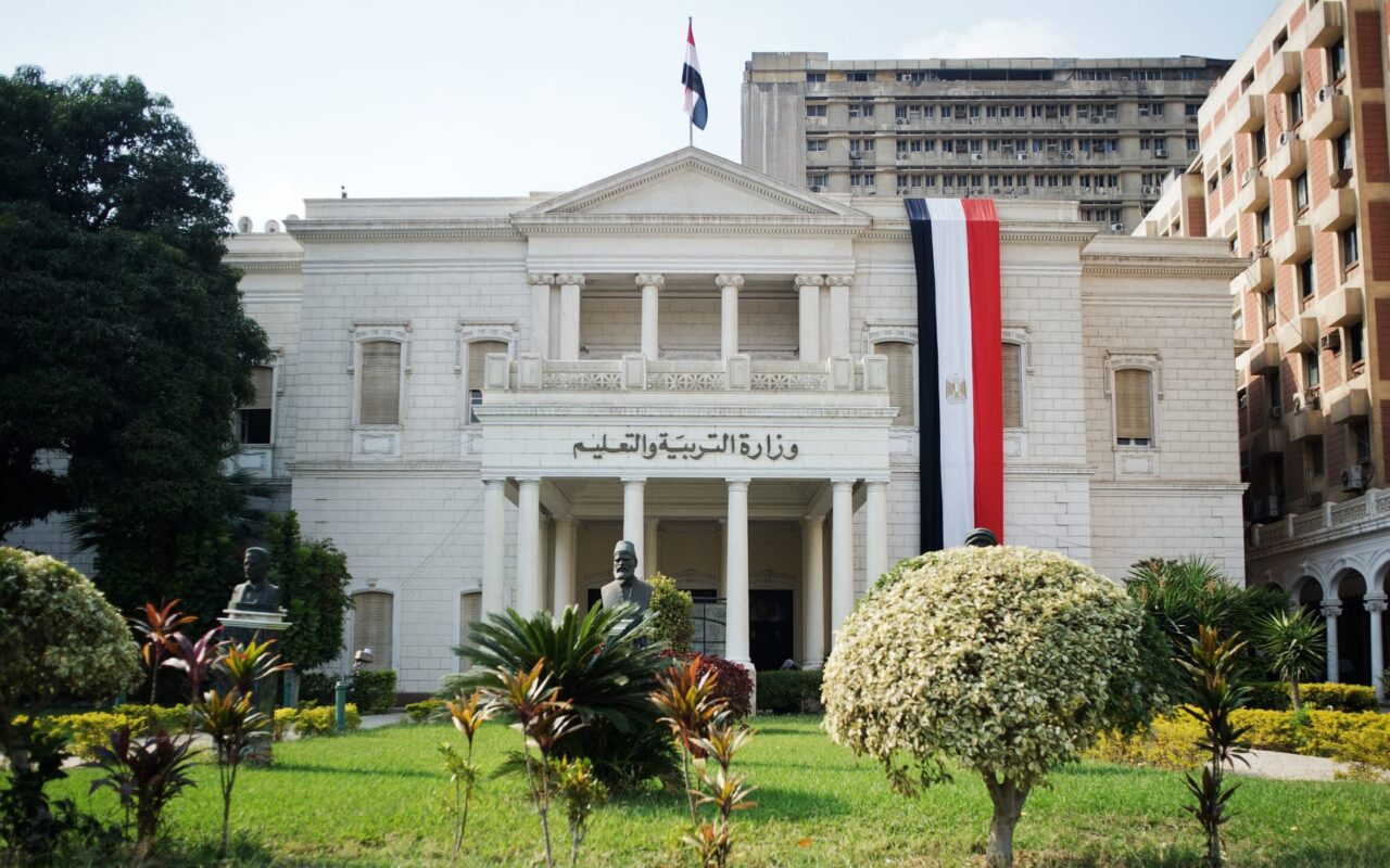 مصر.. ارتفاع نسب الرسوب في “مواد الهوية” بالمدارس الدولية يثير جدلًا