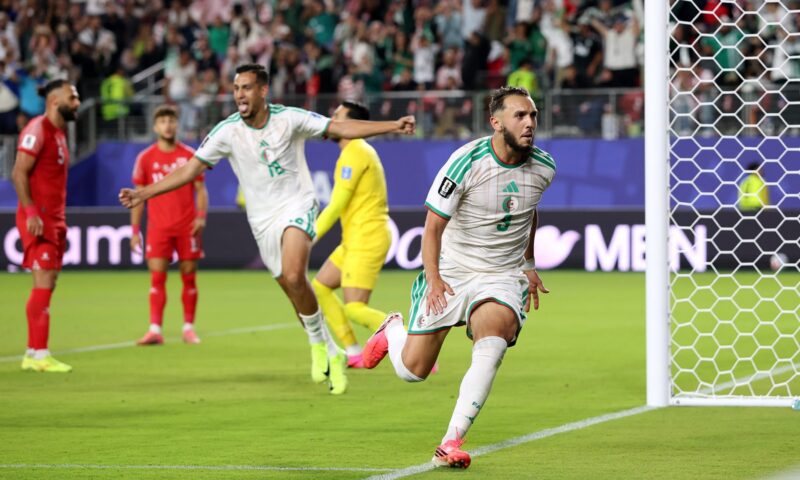 بسيناريو مُثير.. الجزائر تخطف فوزاً ثميناً من الأردن في المونديال