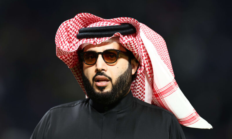 تركي آل الشيخ يشكر وزير الداخلية المصري على دعم مسلسل “الأمير”
