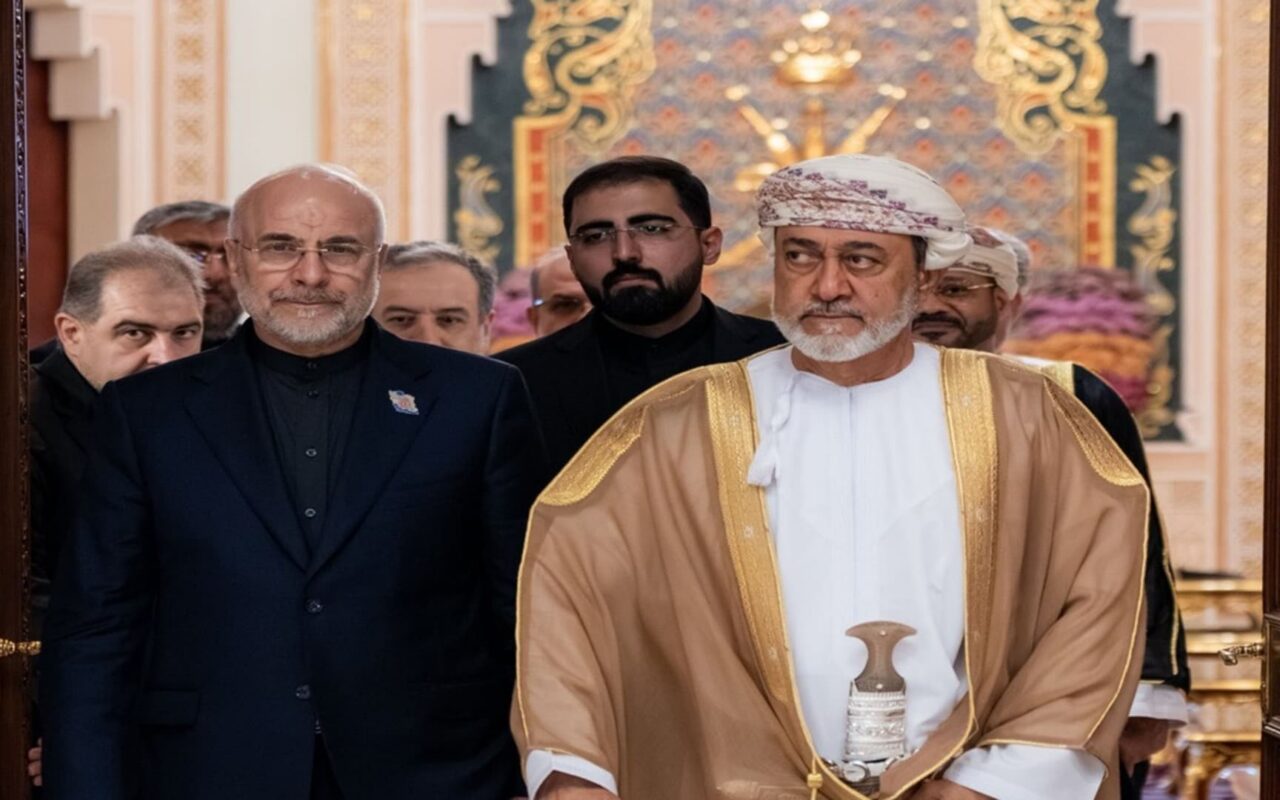 سلطنة عُمان وإيران تؤكدان الحفاظ على عبور مضيق هرمز “بلا رسوم”
