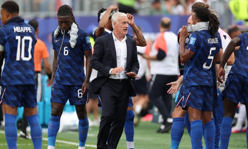 المونديال.. مدرب فرنسا يغادر معسكر المنتخب لسبب “مفاجئ”