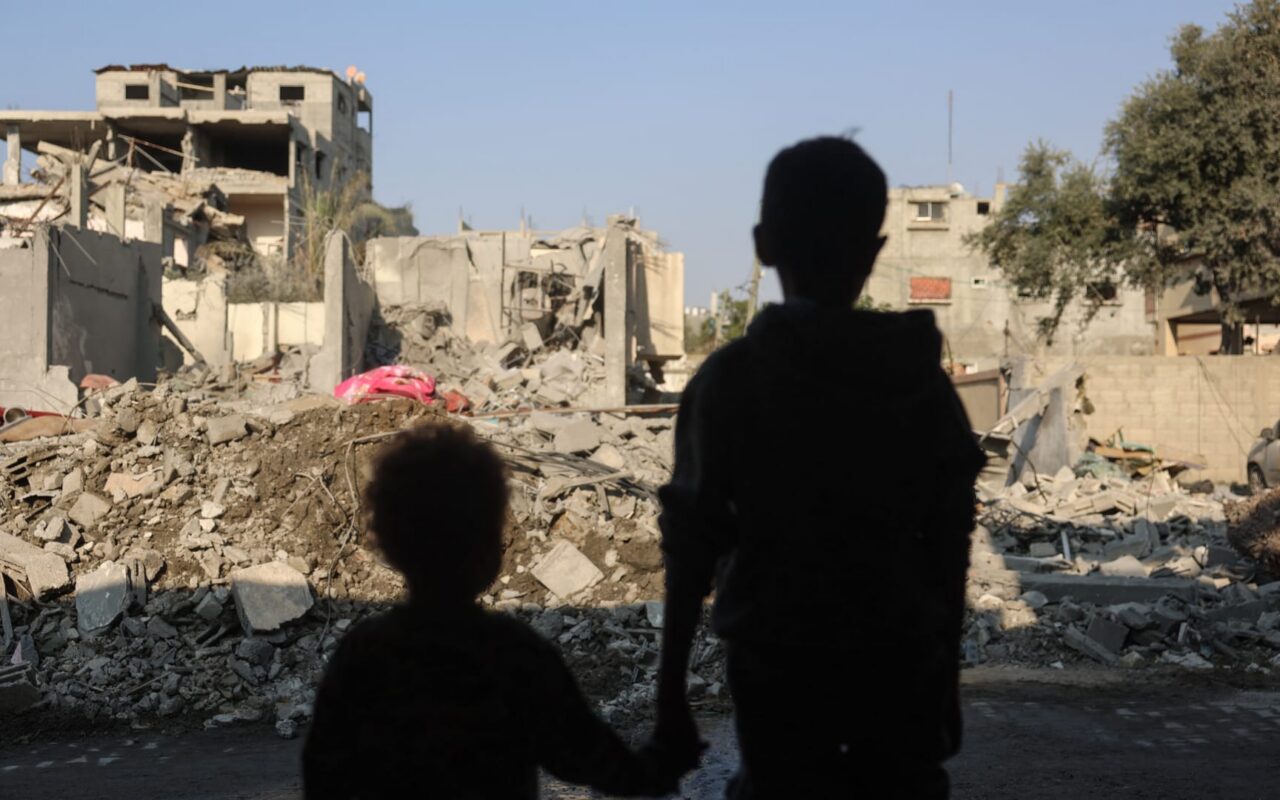 سجال بين إسرائيل ولجنة أممية اتهمتها بـ”استهداف الأطفال الفلسطينيين عمداً في إطار الإبادة الجماعية”