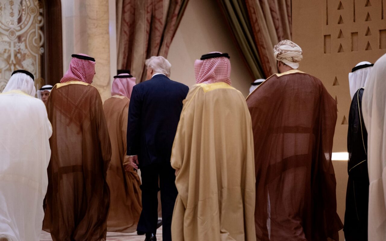 تتحليل.. لماذا يثير اتفاق ترامب وإيران قلق حلفائه الخليجيين؟