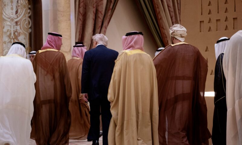 تتحليل.. لماذا يثير اتفاق ترامب وإيران قلق حلفائه الخليجيين؟