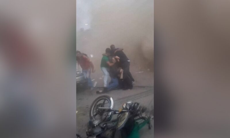فيديو يوثّق لحظة انهيار مبنى خلال زلزال مدمّر في فنزويلا.. شاهد رد فعل السكان