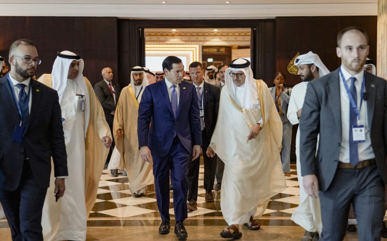 بيان خليجي أمريكي مشترك: رفض فرض رسوم بمضيق هرمز وأي تجارة مع إيران مرهونة بشروط