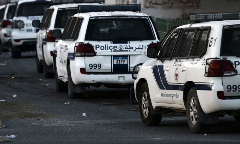 حقّرت شعائر إحدى الملل الدينية.. البحرين توقف امرأة بعمر 47 عاما