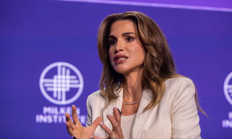 رسالة من الملكة رانيا إلى لاعبي الأردن بعد نهاية مشوارهم في المونديال