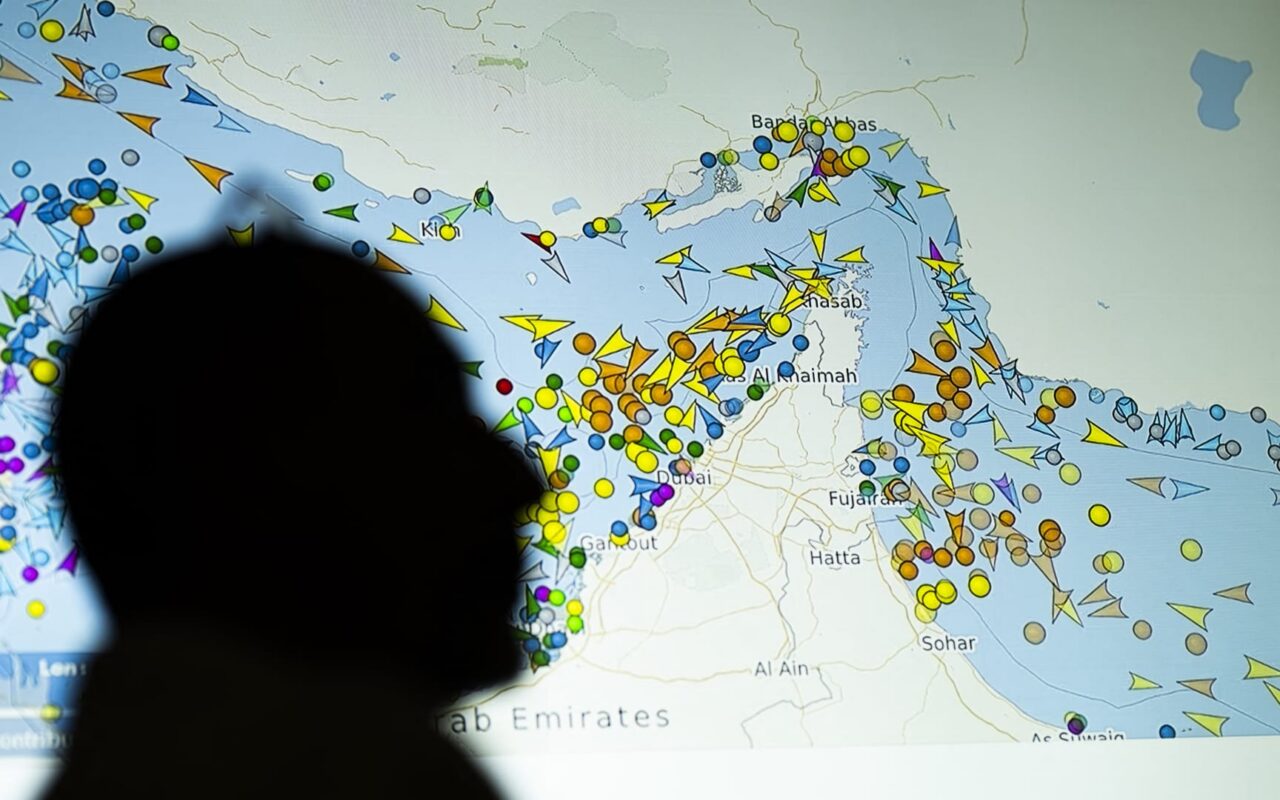أين تقف حركة العبور في مضيق هرمز بعد التصعيد الأخير بين أمريكا وإيران؟
