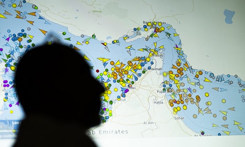 أين تقف حركة العبور في مضيق هرمز بعد التصعيد الأخير بين أمريكا وإيران؟