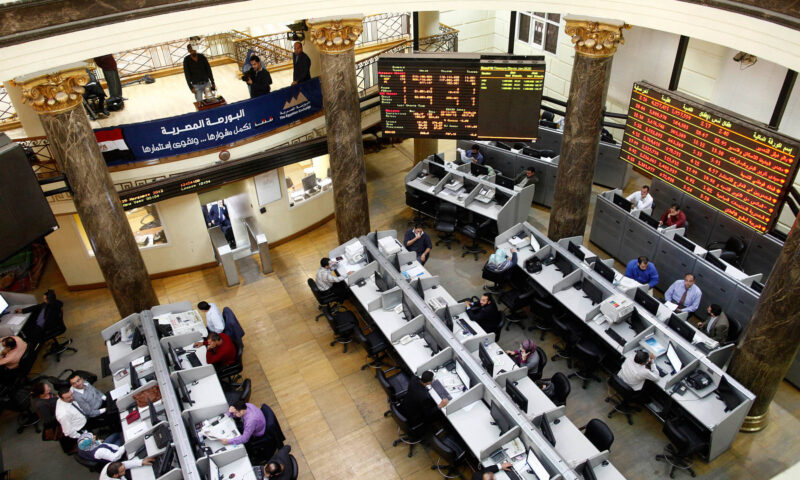 مصر: المؤشر الرئيسي للبورصة يغلق دون 50 ألف نقطة وخبراء يوضحون السبب