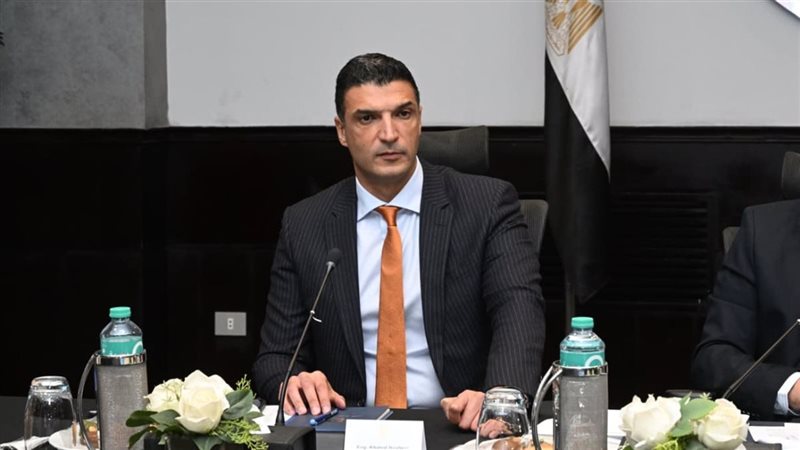 وزير الصناعة: تكامل السياسات الصناعية والاستثمارية ركيزة النمو الاقتصادي