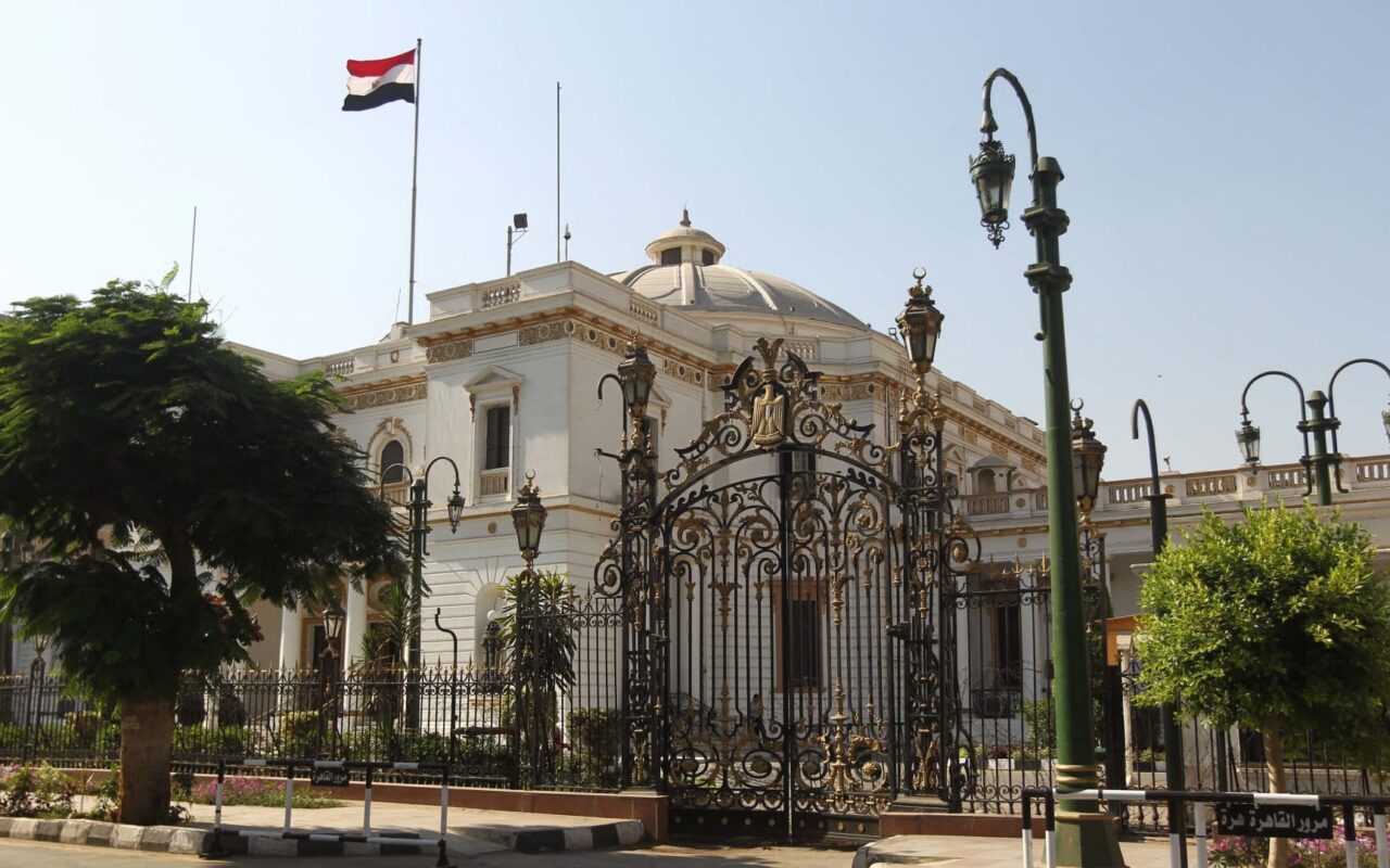 البرلمان المصري يوافق على تعديلات قانون التأمين الصحي الشامل بعد جدل بشأن المساهمة التكافلية