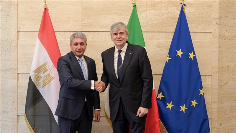 وزير السياحة والآثار يلتقي نظيره الإيطالي لبحث تعزيز التعاون المشترك