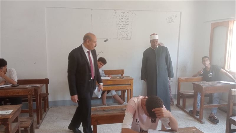 الأمين العام للأزهر يتفقد سير امتحانات الشهادة الثانوية بلجان منطقة الإسماعيلية