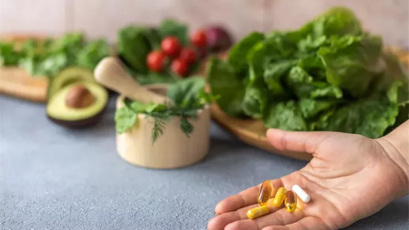 8 أطعمة ومشروبات تساعد على خفض ضغط الدم