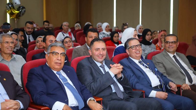 محافظا دمياط والدقهلية يشهدان مشروعات تخرج طلاب جامعة الدلتا