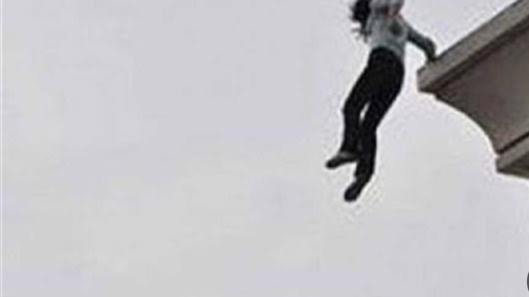 ضربها زوجها بعد اكتشاف خيانته فقفزت من الشرفة بالهرم