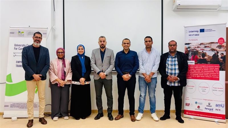 جامعة دمنهور تستقبل وفد مؤسسة Enroot لبحث إنشاء وحدة خدمات تطوير الأعمال