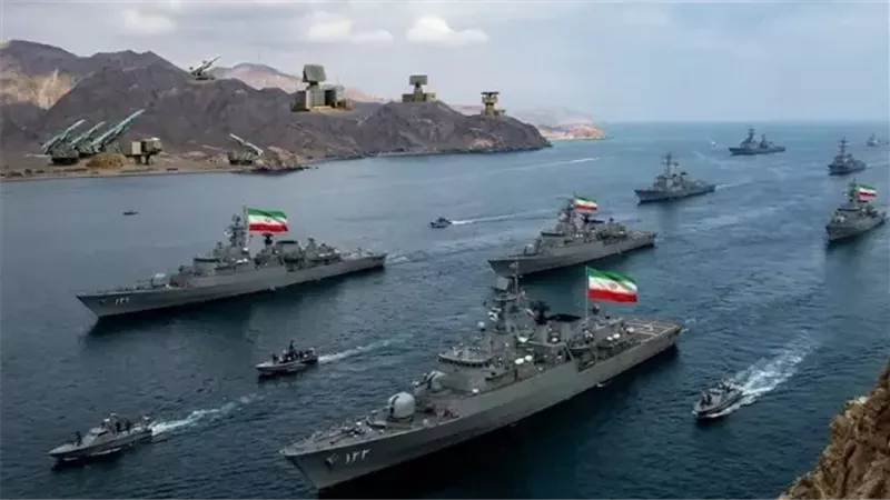 إيران ترسل وفدا رسميا إلى عُمان لبحث مستقبل الملاحة في مضيق هرمز