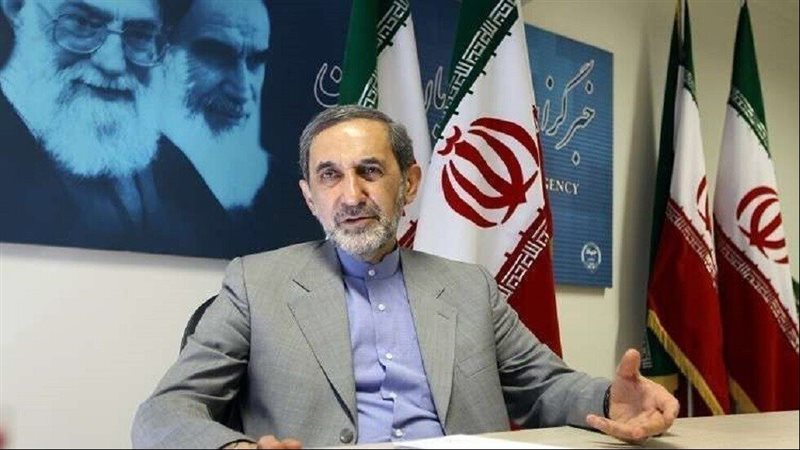 مستشار المرشد الإيراني: حانت ساعة الصفر والمنصات تأخذ وضعية الإطلاق