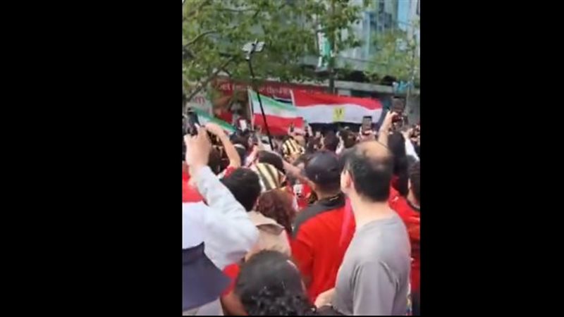 يا مصر بتعمليها إزاي؟، جماهير إيران تشارك المصريين احتفالاتهم بتأهل منتخب الفراعنة (فيديو)