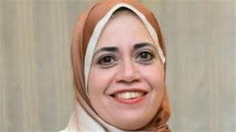 السيرة الذاتية للدكتورة يمنى صفوت بعد تعيينها عميدا لكلية الألسن بجامعة عين شمس