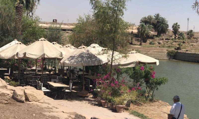 تشييد كافيتريا على البحيرة المقدسة يشغل المصريين.. والسلطات توضح