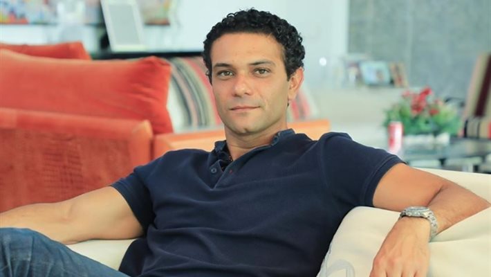 بعيدًا عن التمثيل.. آسر ياسين يكشف موهبته في الرسم