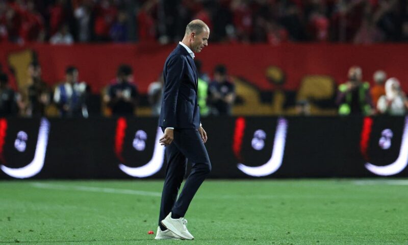 الأهلي المصري يفسخ عقد مدربه ييس توروب