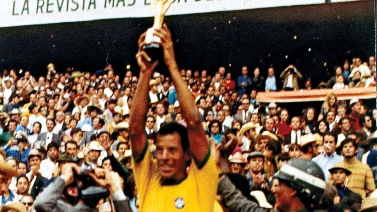 لغز كأس العالم التي سرقت في 1983.. ولم يعثر عليها حتى يومنا الحالي