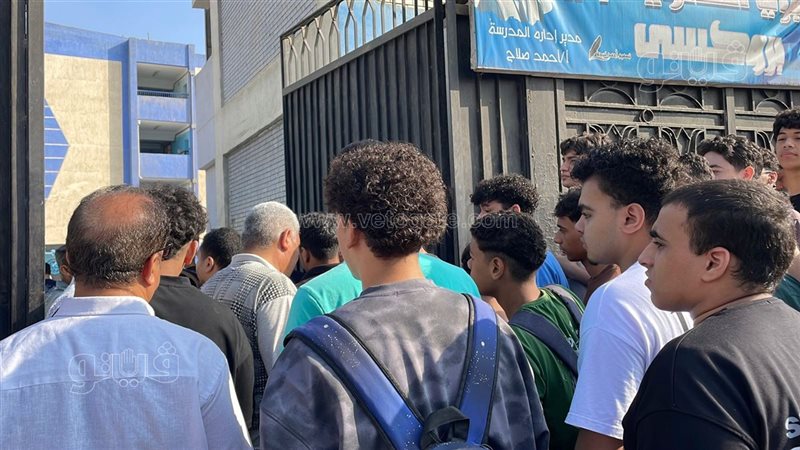 الثانوية العامة 2026، بدء دخول الطلاب لجان «الطبري» ومتابعة ميدانية من قيادات التعليم بمصر الجديدة (صور)