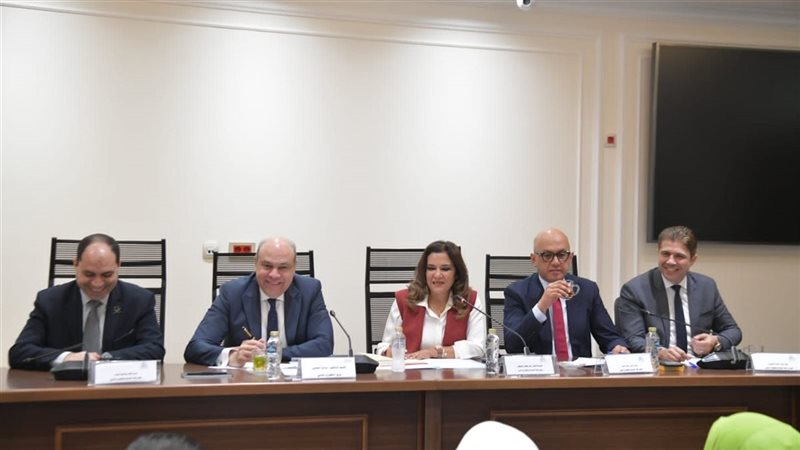 “سياحة النواب” تناقش ملف الرحلات الروسية إلى مرسى علم وتراجع امتياز إعلانات مطار العلمين