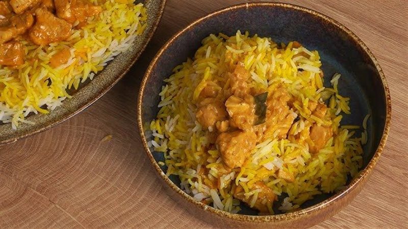 طريقة عمل الأرز بالدجاج والكاري في خطوات سريعة