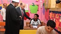 بالصور.. محافظ الغربية يتفقد لجان امتحانات الثانوية الأزهرية.. بطنطا