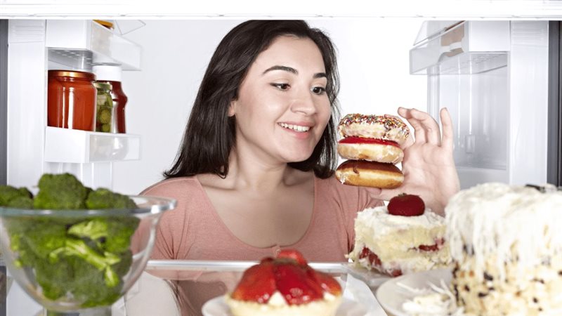 أطعمة تساعد على تقليل الرغبة في السكريات