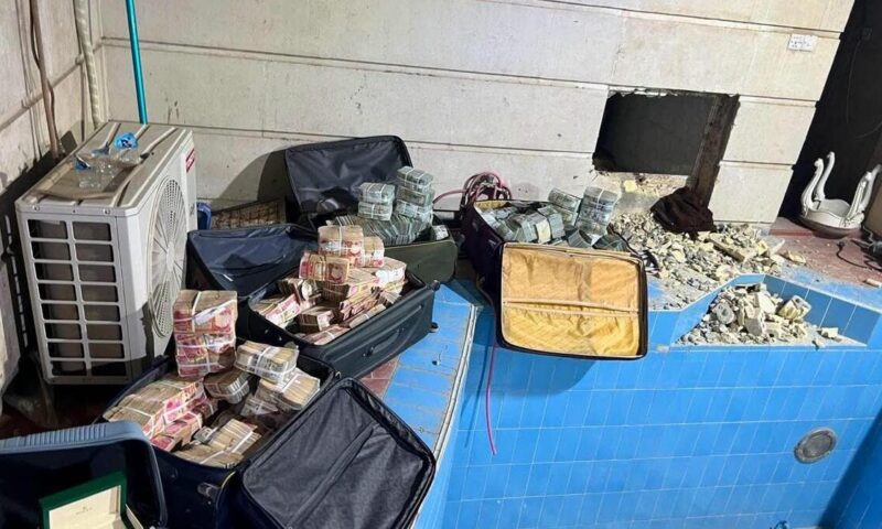 جديد حملة الفساد بالعراق.. ضبط 11 مليون دولار مع وكيل وزير النفط