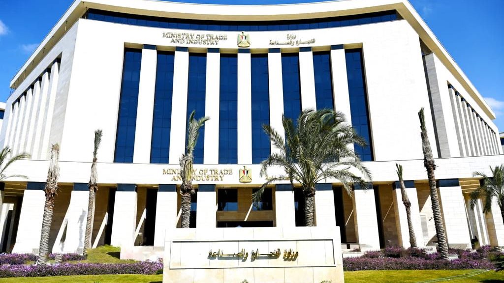 مبادرة شمس الصناعة.. تزويد 7 آلاف مصنع بالطاقة الشمسية خلال عامين