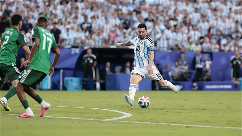 هاتريك ميسي يقود الأرجنتين لاكتساح الجزائر بثلاثية نظيفة في كأس العالم 2026 (فيديو)