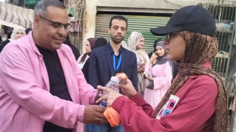 توفير المياه والعصائر ودعم نفسي للطلاب أمام لجان الثانوية العامة بالقليوبية (صور)