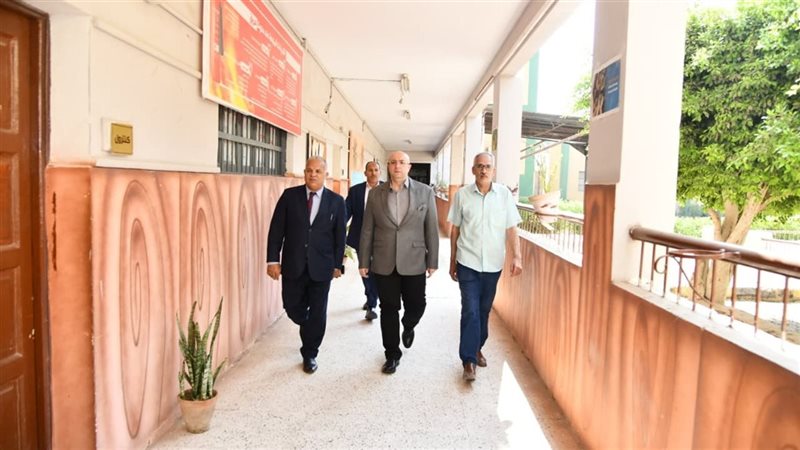 محافظ الفيوم يتفقد لجان امتحانات الثانوية العامة