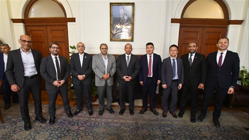 وفد من “ميندراي” العالمية يزور طب قصر العيني لبحث سبل التعاون (صور)