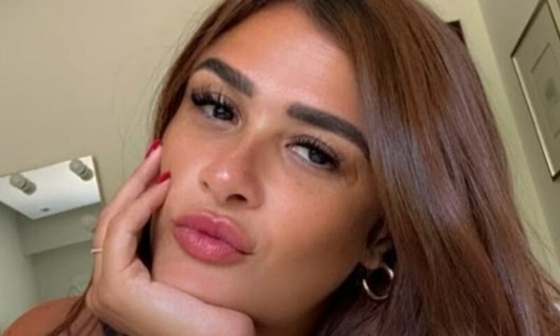 “عايزين منها في مصر”.. ياسمين عبدالعزيز تنبهر بسيارة بلا سائق