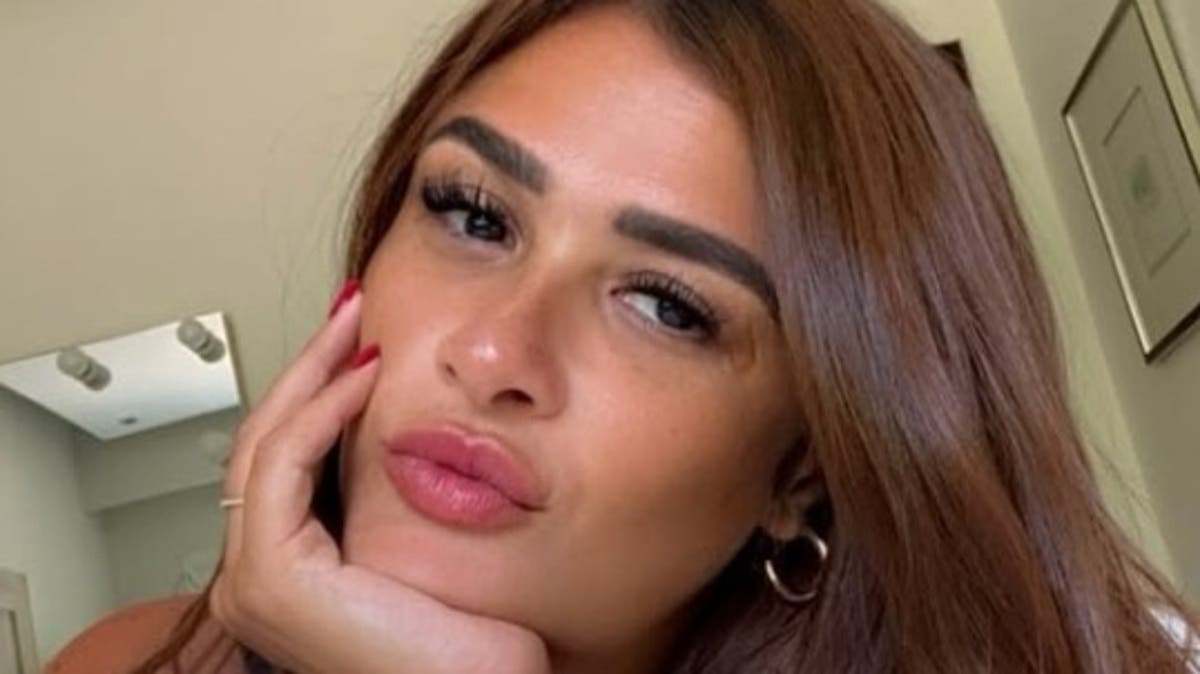“عايزين منها في مصر”.. ياسمين عبدالعزيز تنبهر بسيارة بلا سائق