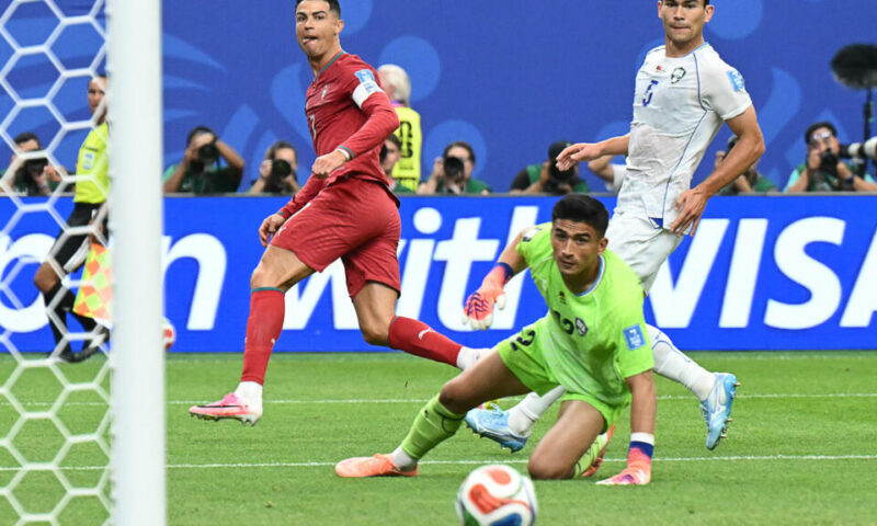 البرتغال تكتسح أوزبكستان بخماسية ورونالدو أول لاعب يسجل في ست نسخ من كأس العالم