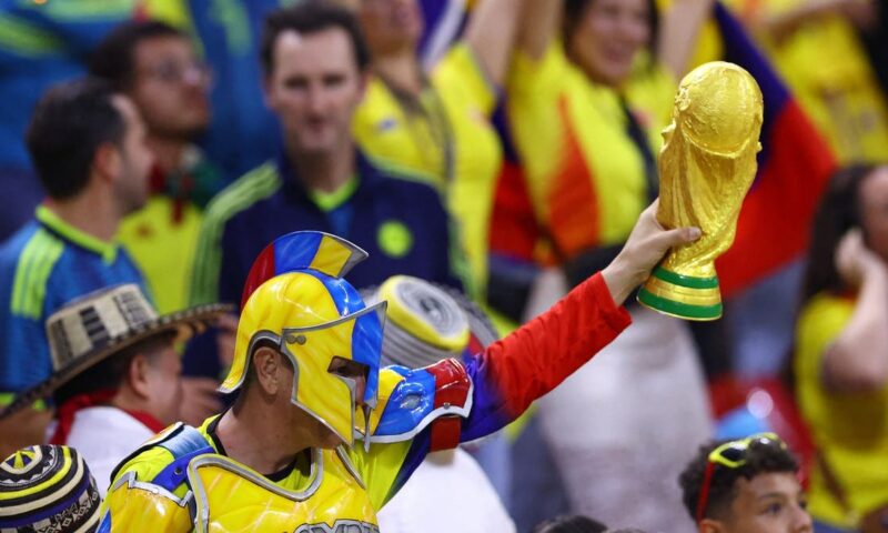 موظف يؤجر بطاقة اعتماد كأس العالم عبر فيسبوك.. والشرطة تلقي القبض عليه