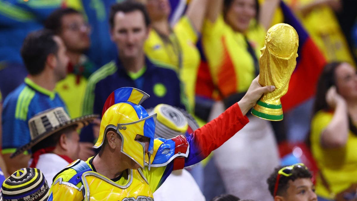 موظف يؤجر بطاقة اعتماد كأس العالم عبر فيسبوك.. والشرطة تلقي القبض عليه